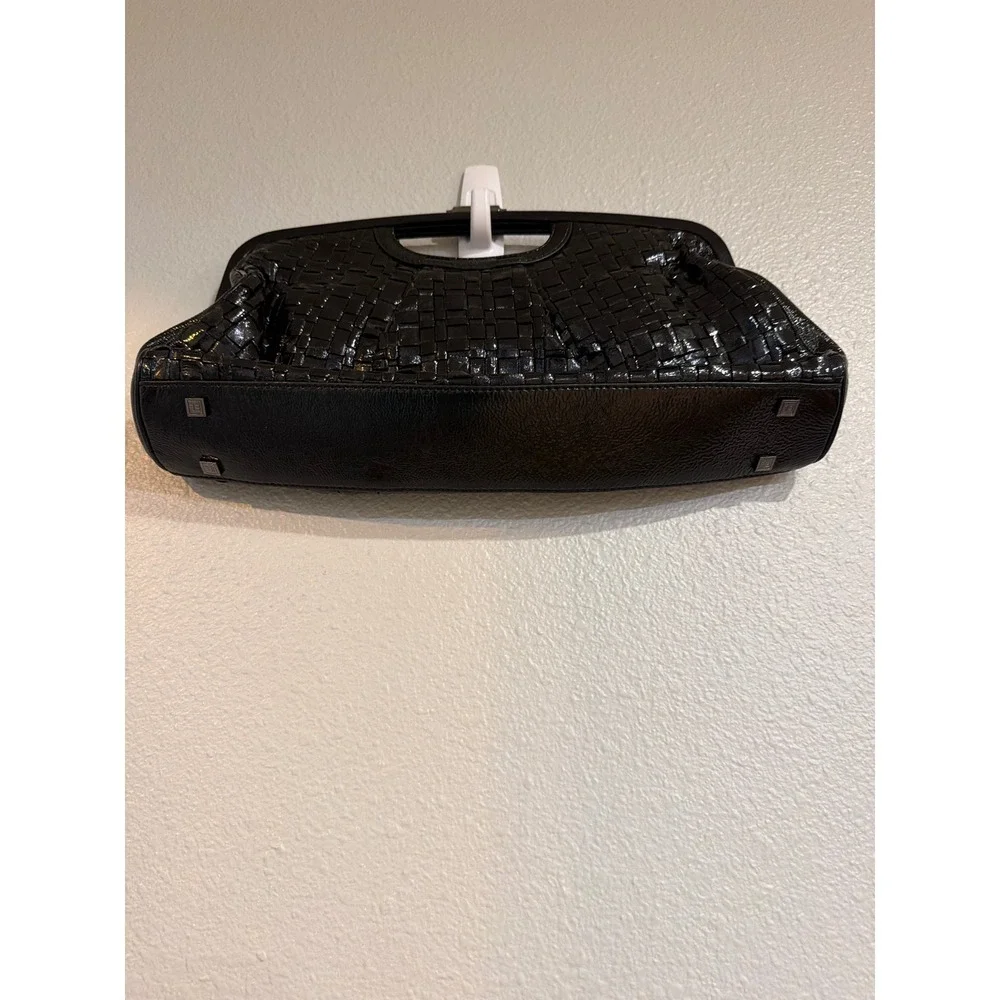 Elliott Lucca Clutch Bag Womens Black Woven Patent Leather Cut-Out Handle